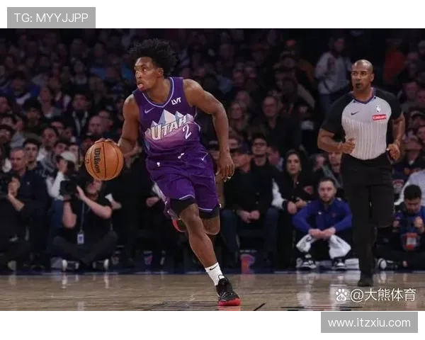 巴特勒半场状态火热8投6中贡献13分还送出4篮板4助攻表现全面